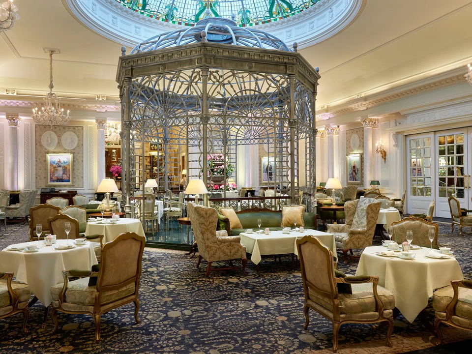 A Gallery breakfast room, where guests enjoy the included breakfast benefit of Amex Fine Hotels + Resorts London.