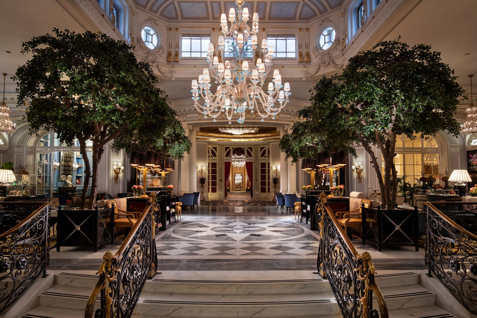 TOP 5: Best 5-Star Hotels in Rome, featuring a magnificent crystal chandelier.