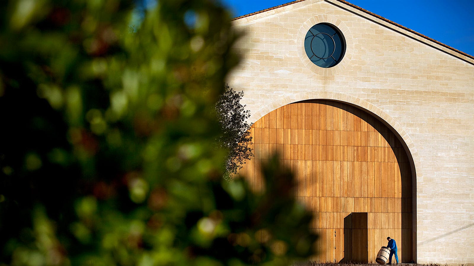 Bordeaux 2025 En Primeur: Mouton Leads a Pivotal Week