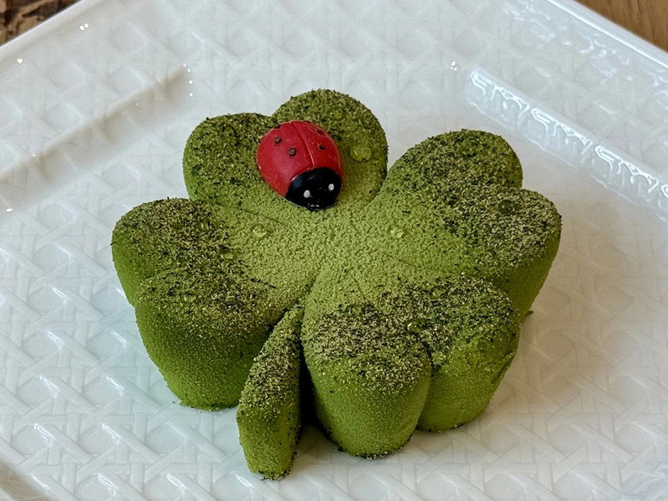 Le Trèfle: a Daikanyama-exclusive matcha and tarragon bavaroise pastry at café dior by anne-sophie pic.