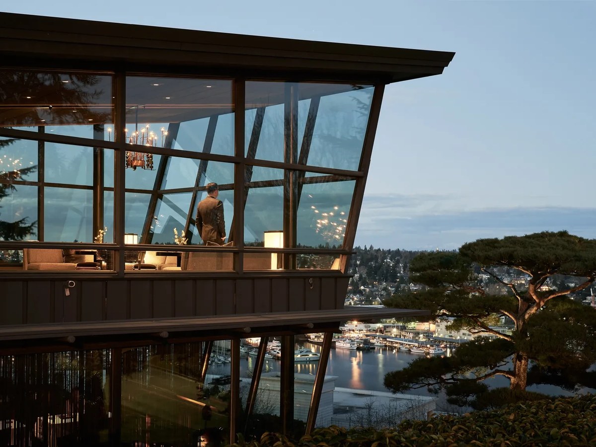 Canlis: Roland Terry's mid-century modern architecture with dramatic floor-to-ceiling glass and Pacific Northwest views.