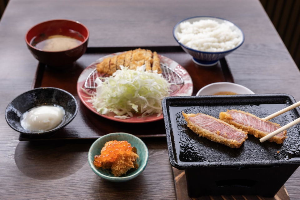 ten no meshi los angeles offers a wagyu katsu set meal with sides like miso soup, rice, and a poached egg.
