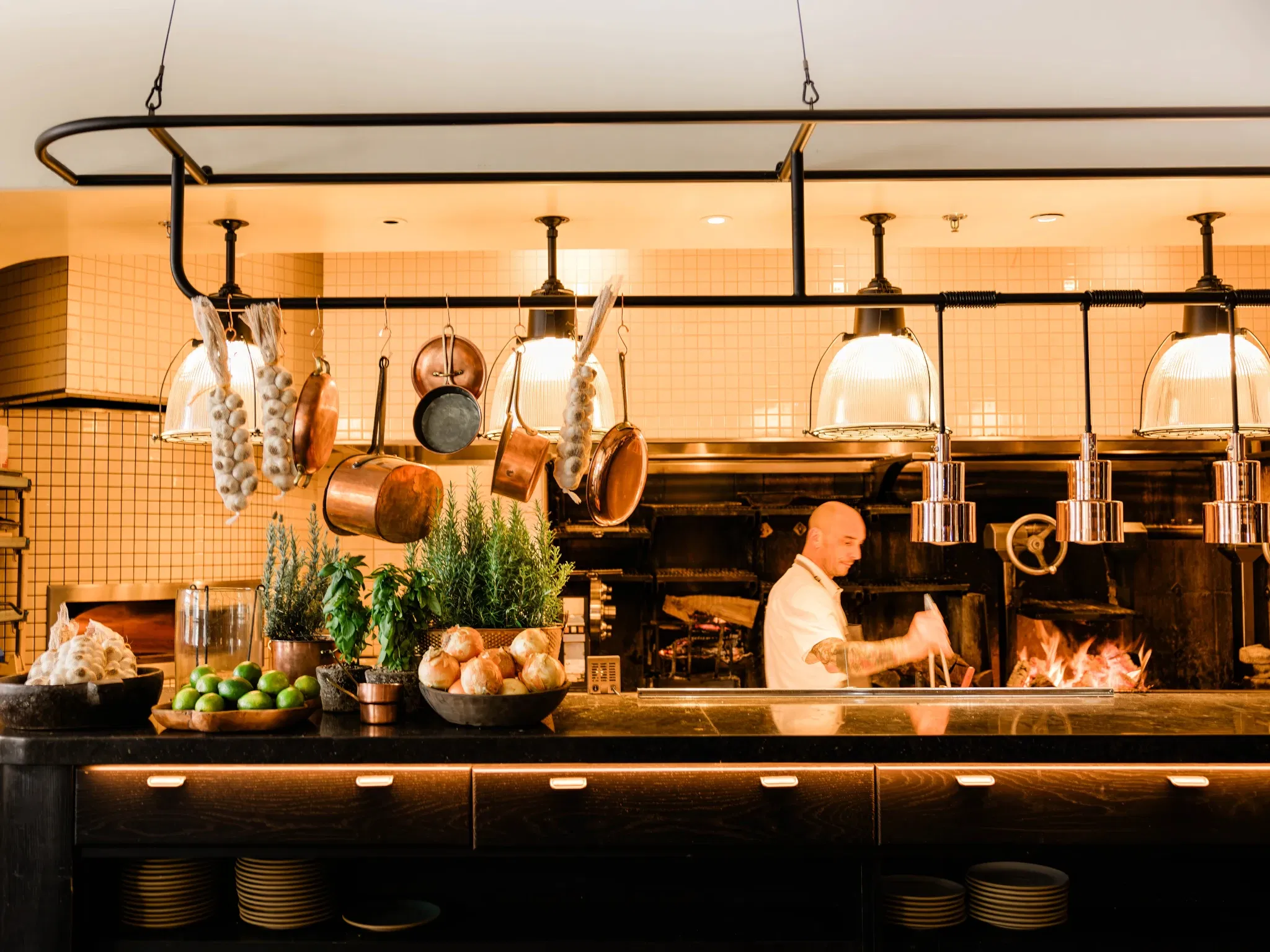Gable Hollywood Roosevelt Restaurant: Book the Hearth
