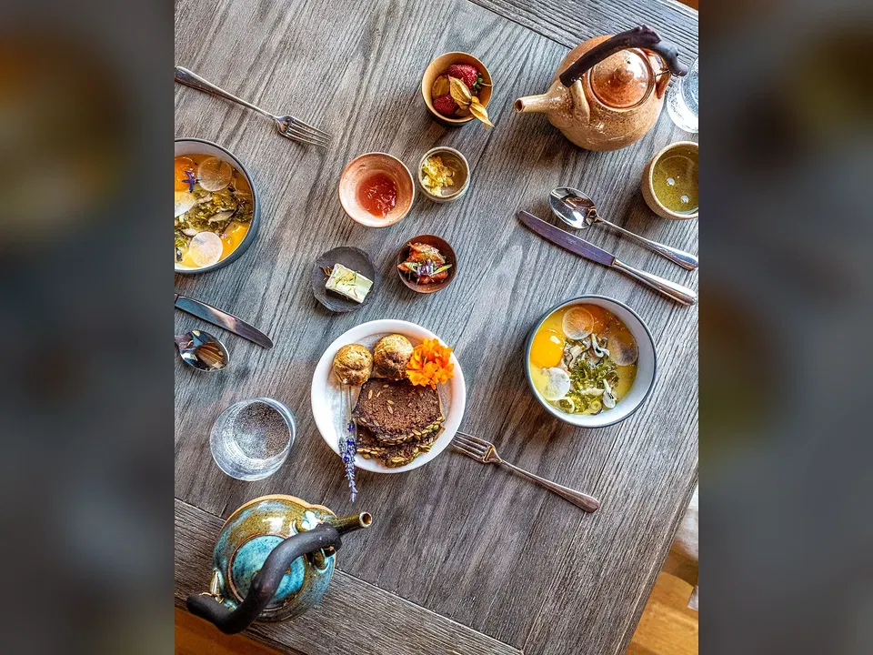 Full breakfast with eggs, breads, fruit and accompaniments at Harbor House Inn