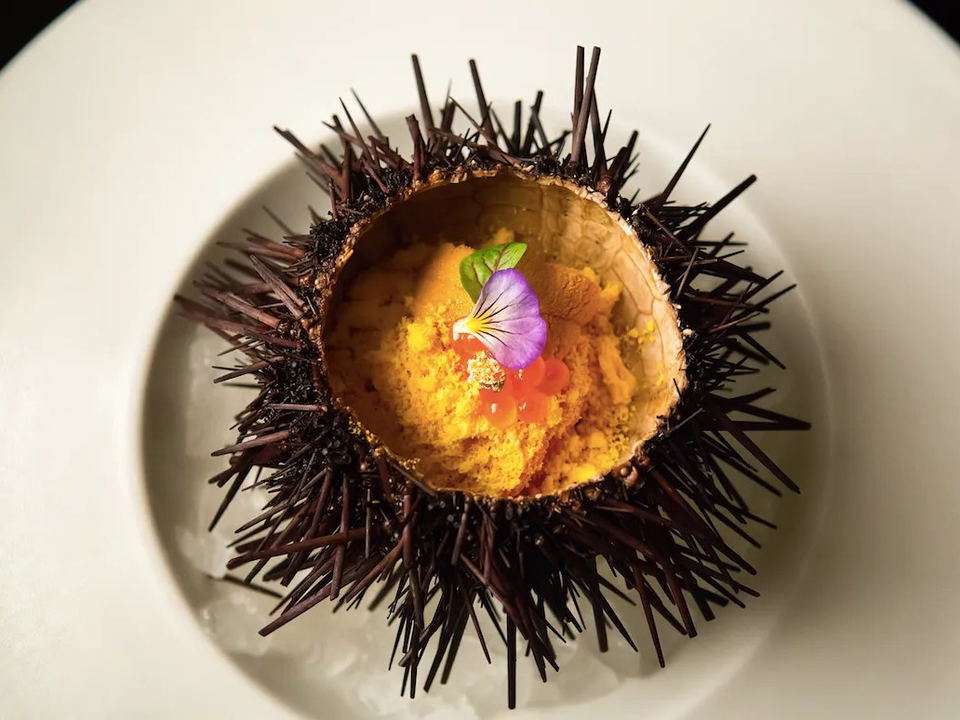 N/naka: A stunning uni dish, artfully presented with precision and a California-inflected Japanese aesthetic.