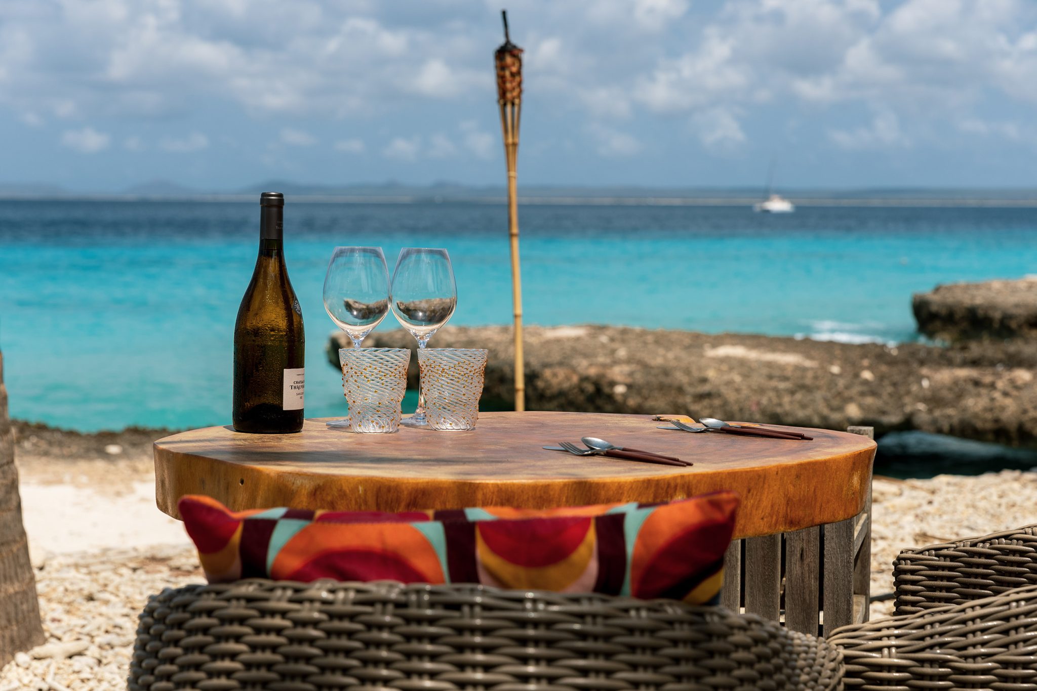 Cover image for guide: Jonnie and Thérèse Boer Reopen Brass Boer Bonaire's Pier