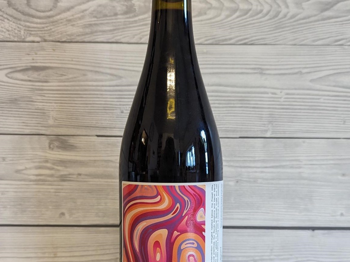 Hebron Vineyard Natural Amphora Rondo 2021, a natural wine of Wales, with its vibrant label.