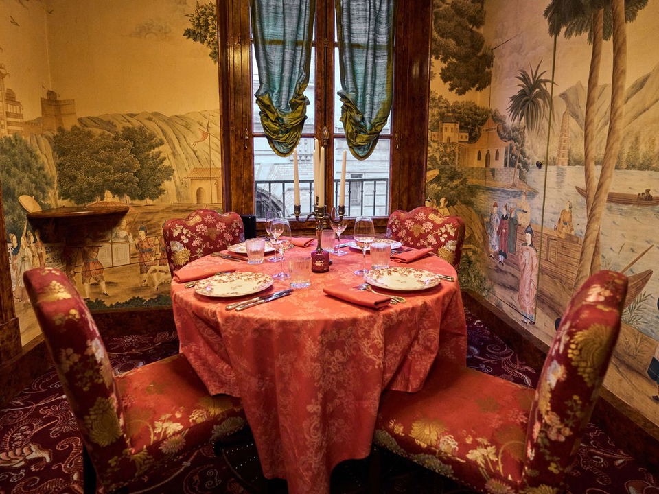 The intimate, candlelit private salon at Lapérouse, perfect for paris proposal restaurants.