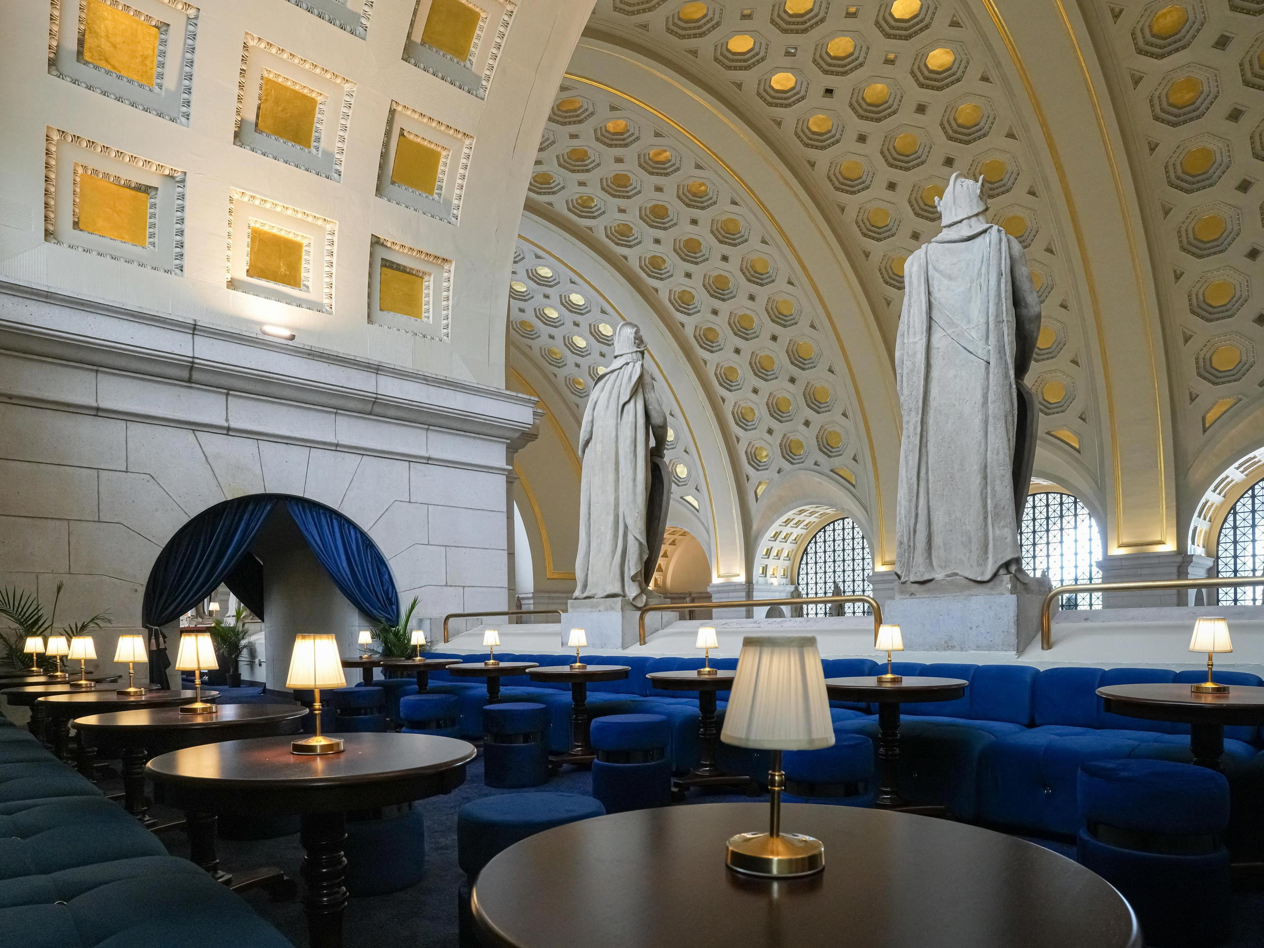 Round Robin bar reopening: book the Willard bourbon upgrade