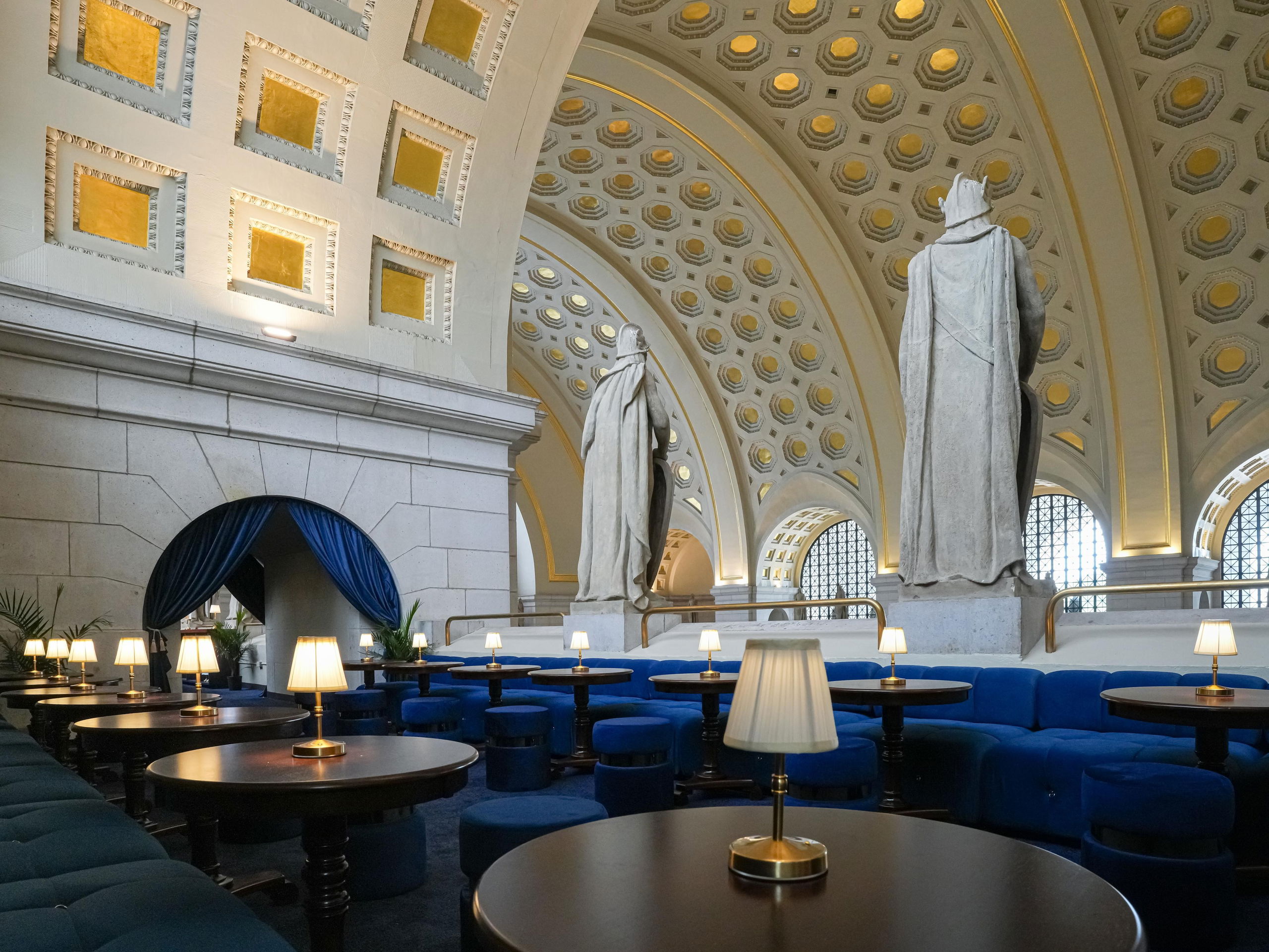 Round Robin bar reopening: book the Willard bourbon upgrade
