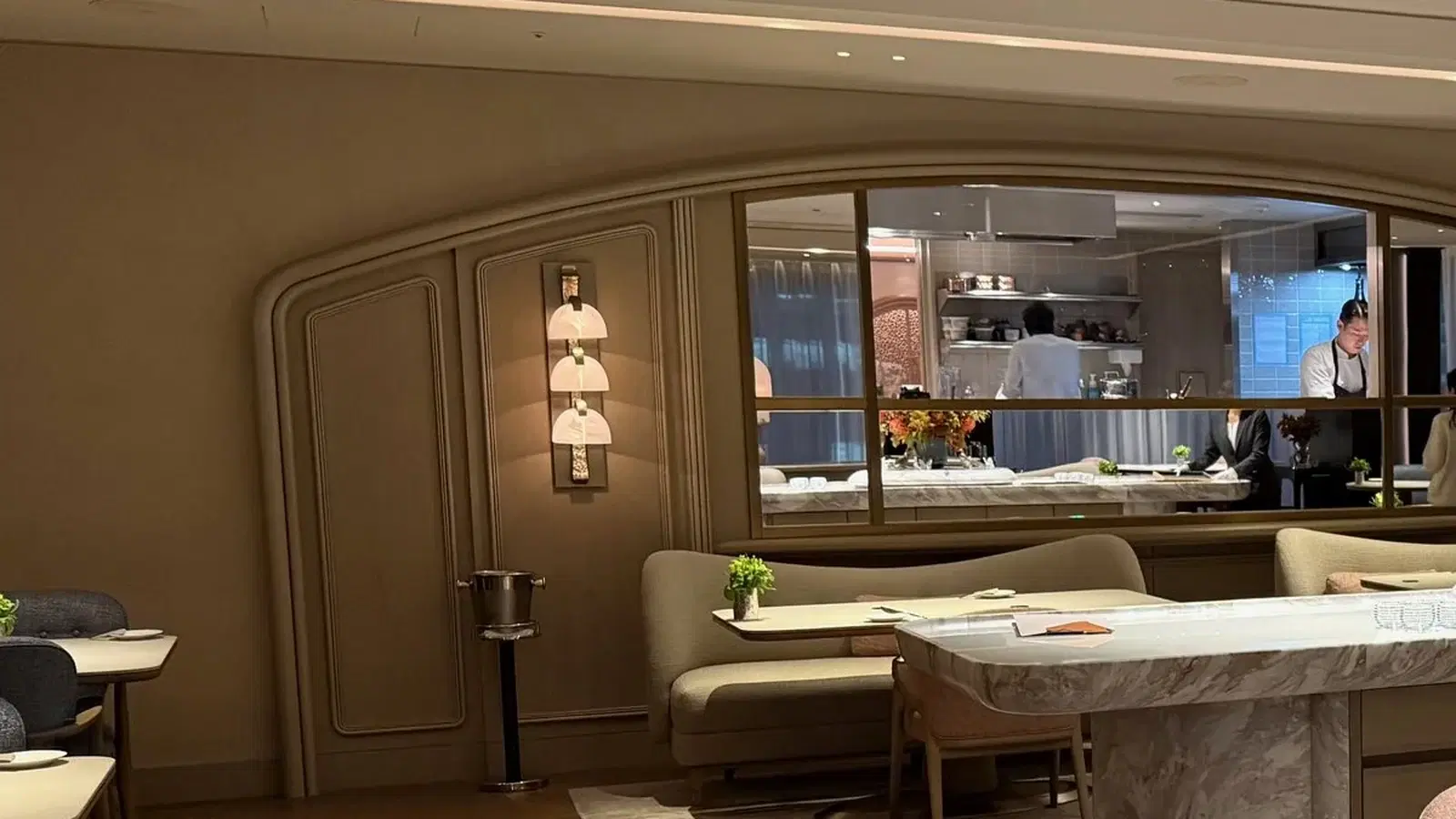 Cover image for guide: Sézanne Michelin Stars Removed After Calvert Exit