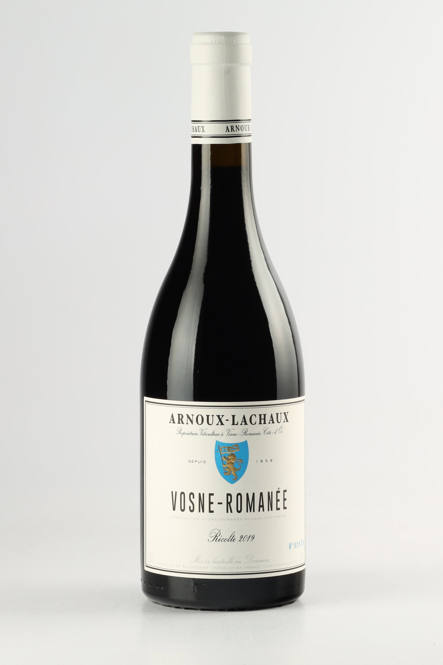 Domaine Arnoux-Lachaux × Château Cheval Blanc (SOLD OUT), showcasing its deep ruby hue.