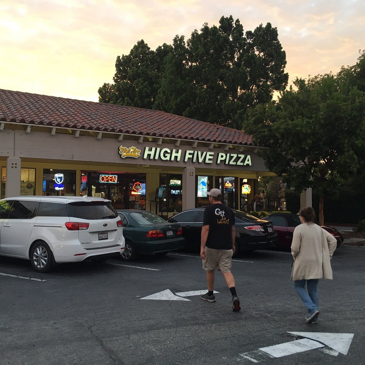 High Five Pizza bar in San Jose, United States
