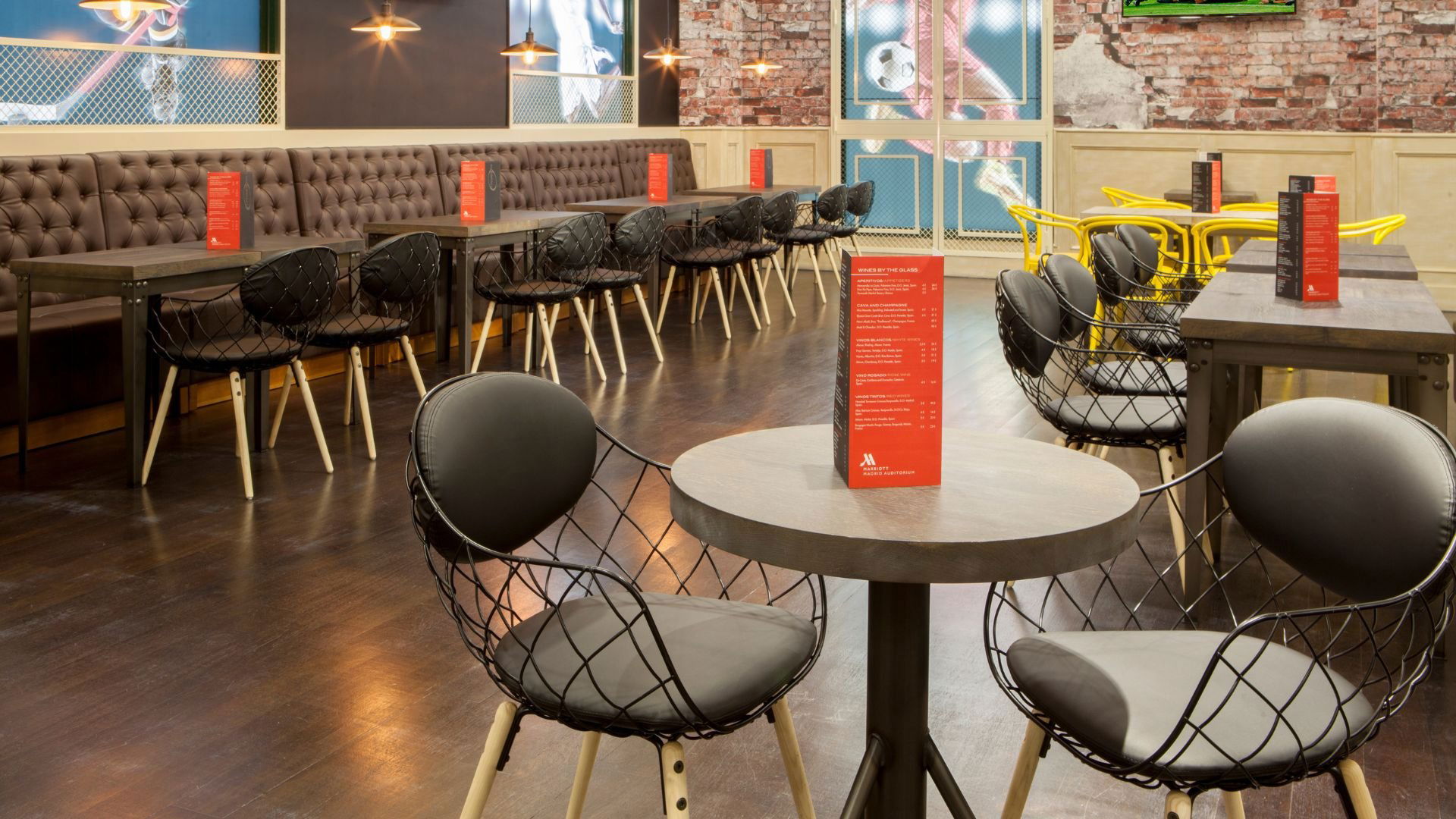 Champions Bar & Terrace, Bar in Madrid
