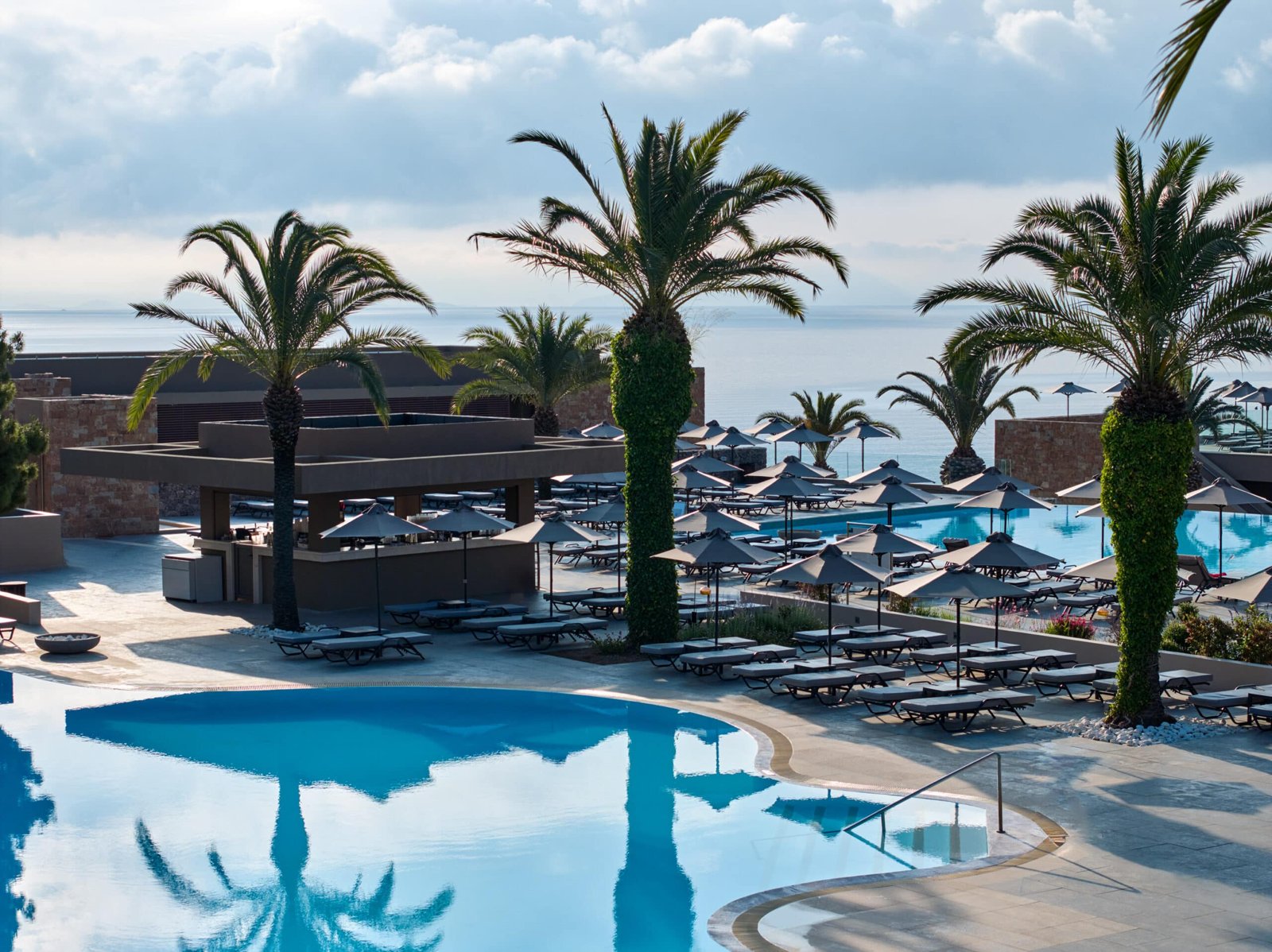 Pool Bar Cascade