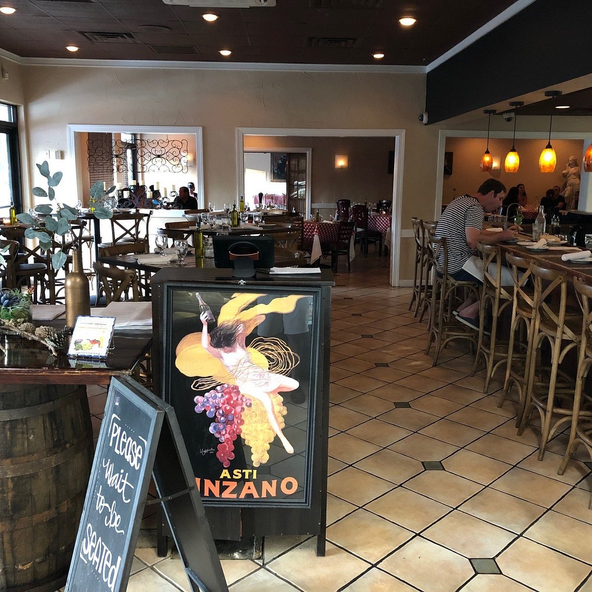 La Bella Italia Laskin bar in Virginia Beach, United States