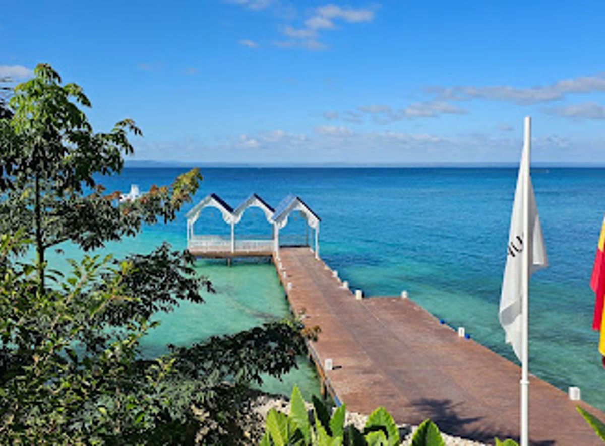 Simi Baez, Bar in Samaná