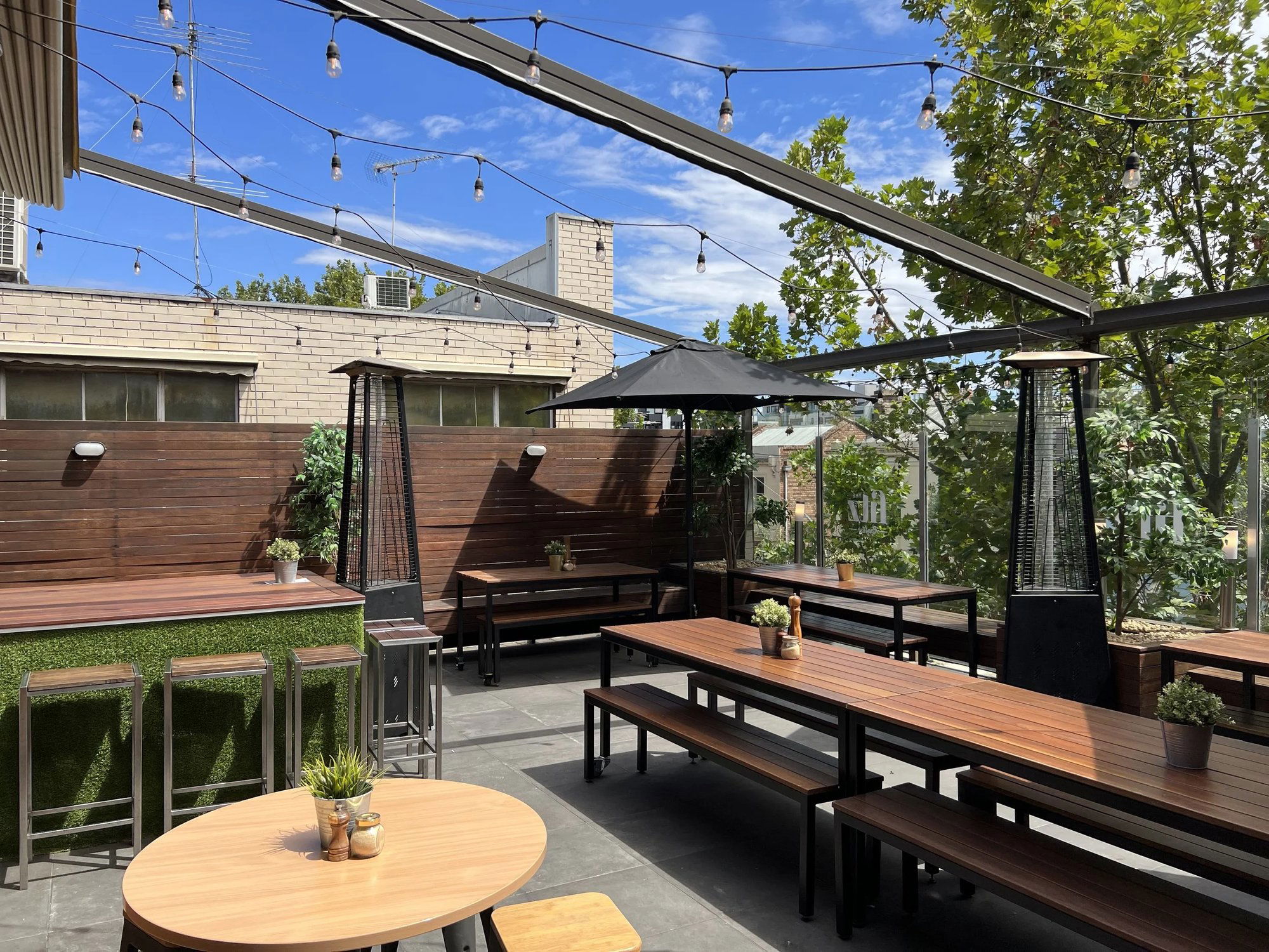 The Fitz Cafe & Rooftop Bar, Bar in Fitzroy