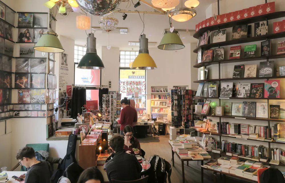 phil - Café, bookshop & bar, Bar in Vienna