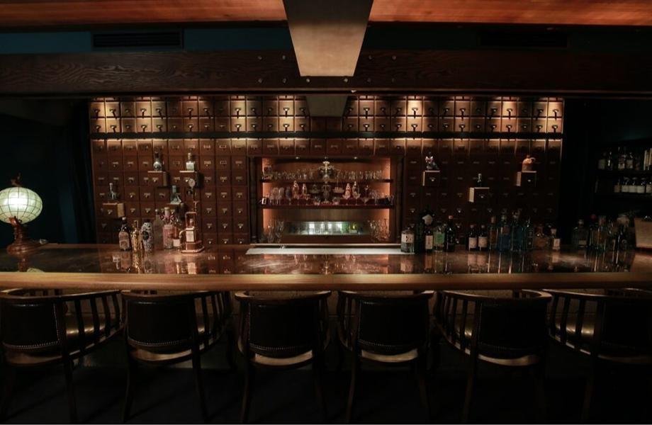 Bar Juniper bar in Osaka, Japan