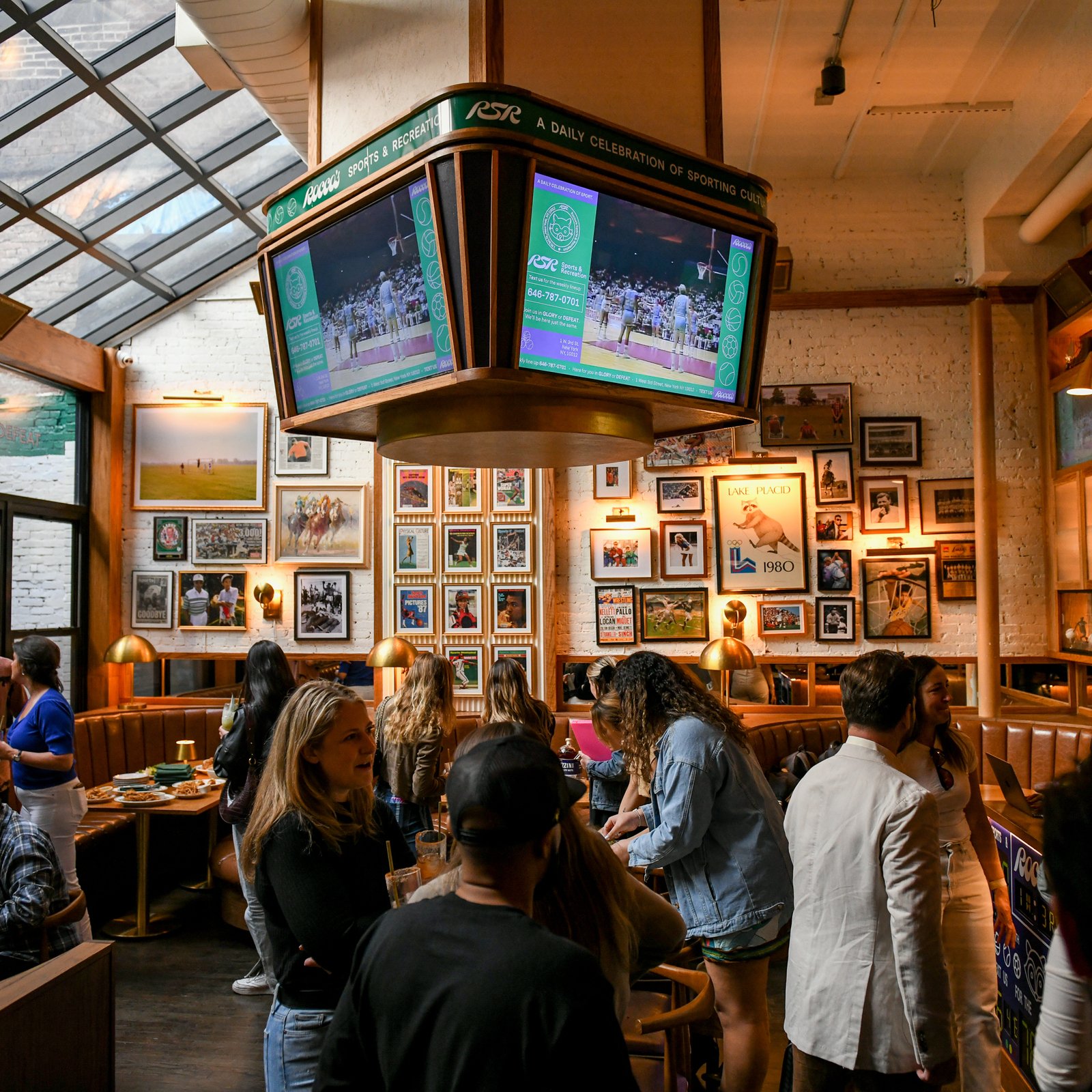 Rocco's Sports & Rec, Bar in New York City