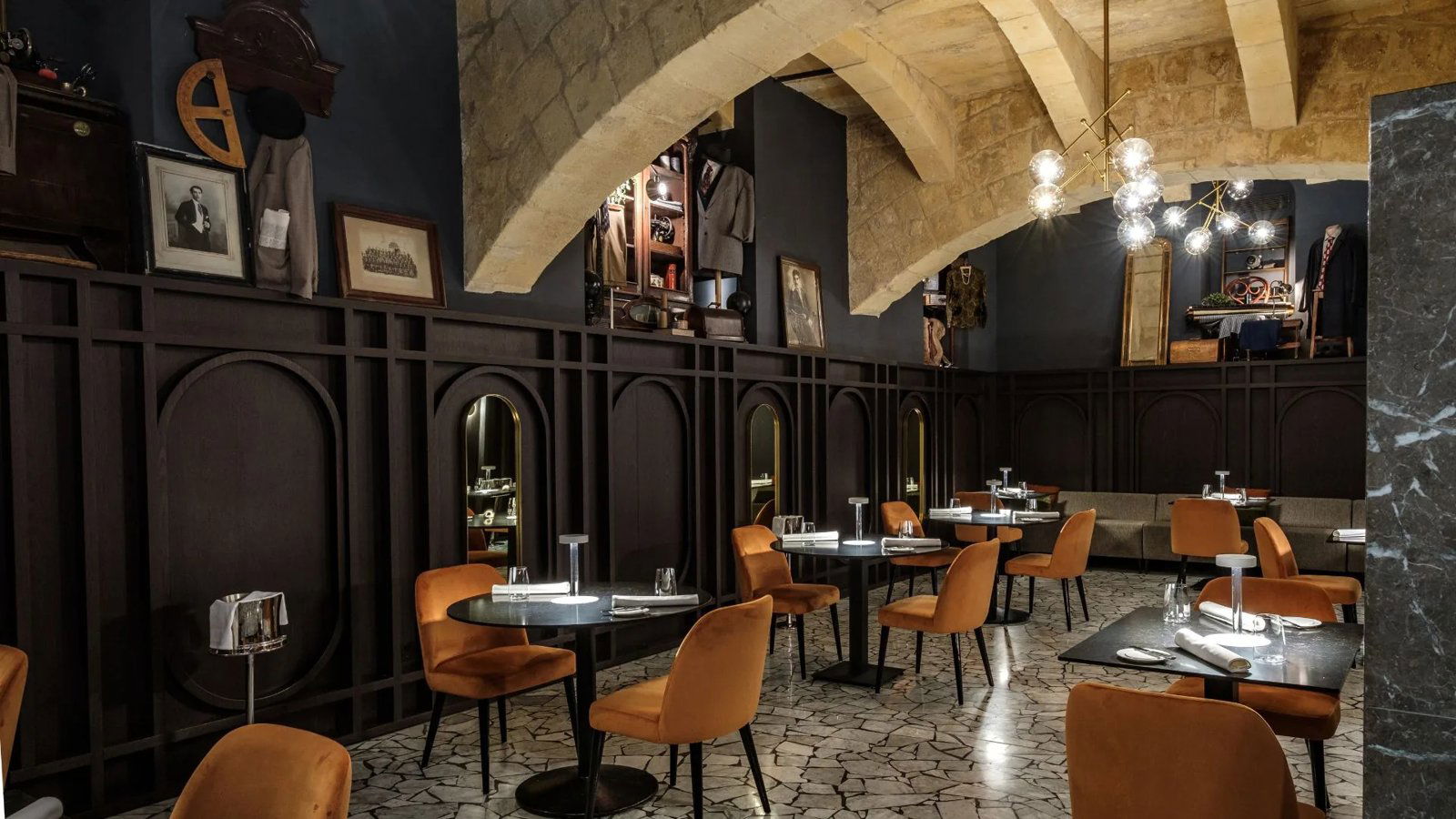Over Grain, Bar in Valletta