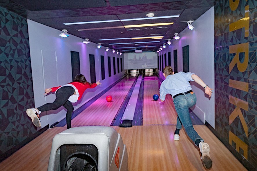 Frames Bowling Lounge, Bar in New York City