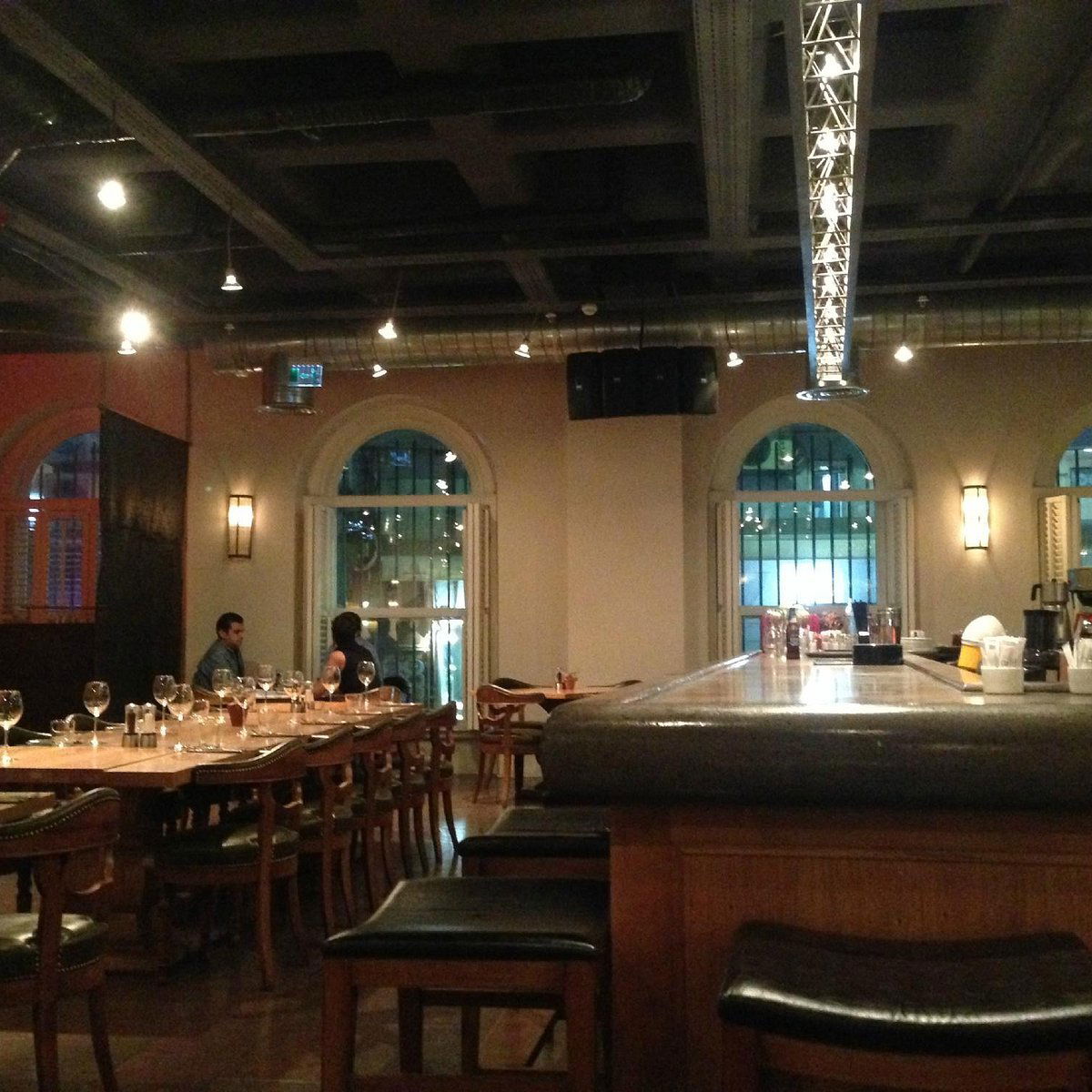 Akşam Sekiz, Bar in Istanbul