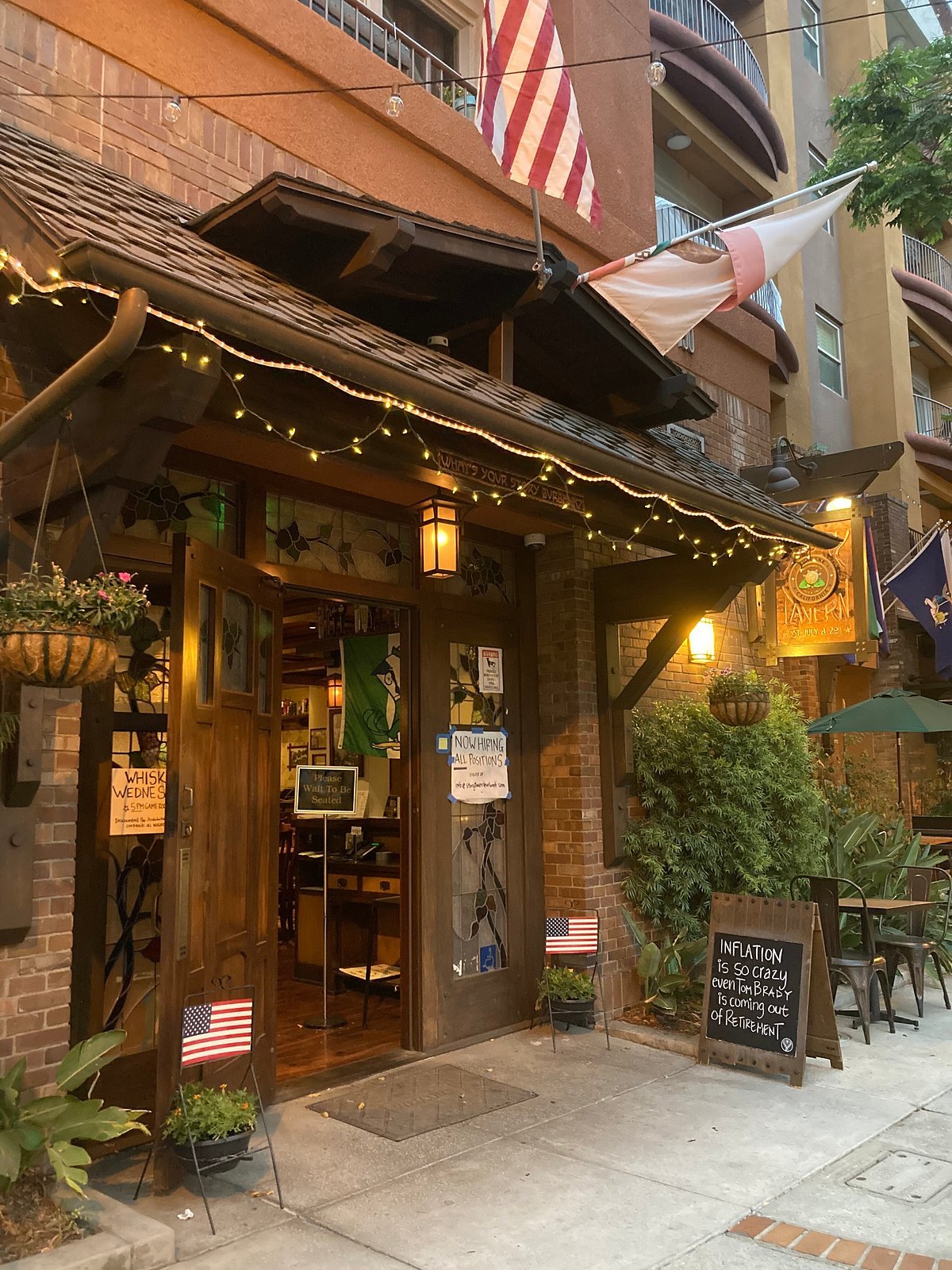 Story Tavern