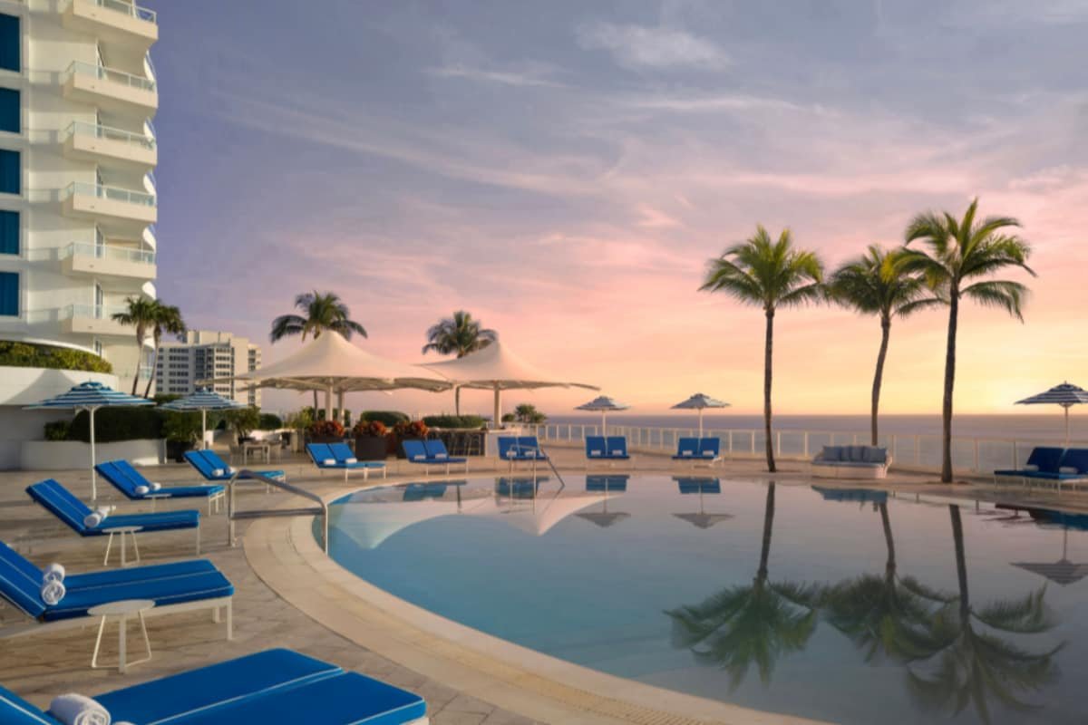 Sea la Vie Sundeck