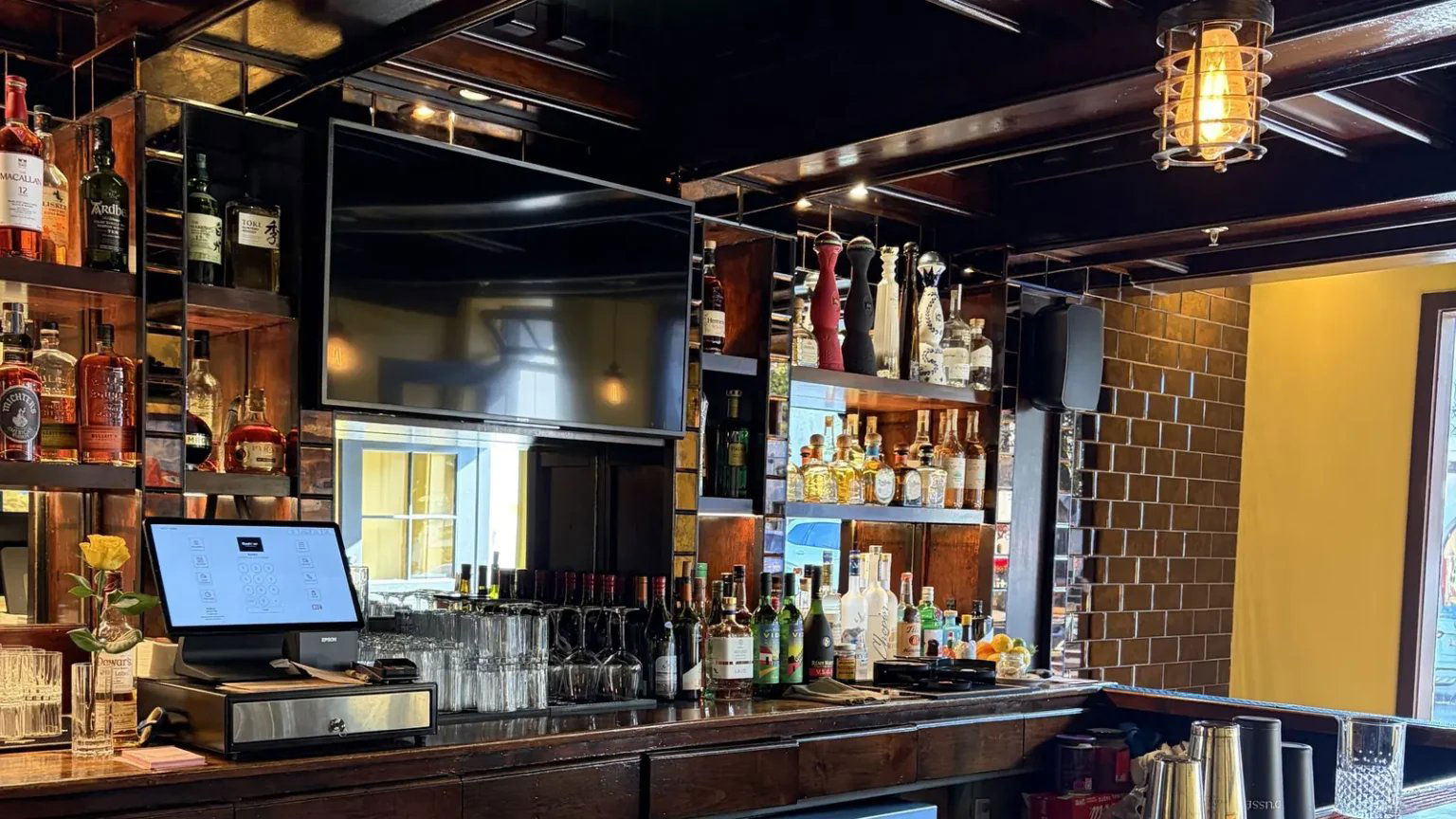 BashBar, Bar in Carmel