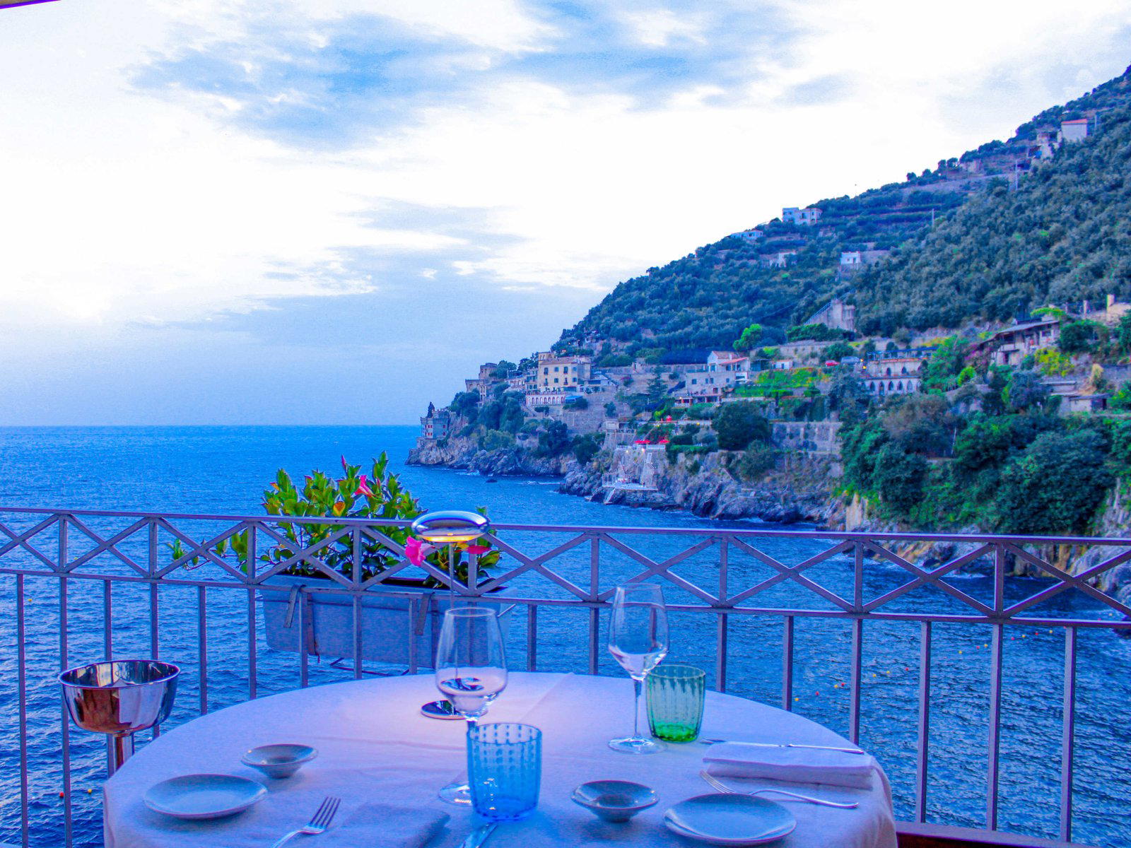 The Grottino bar in Amalfi Coast