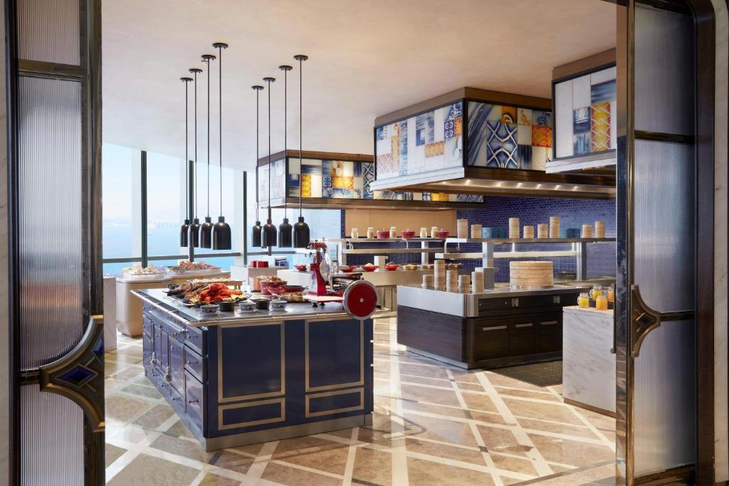 St. Regis Bar bar in Qingdao