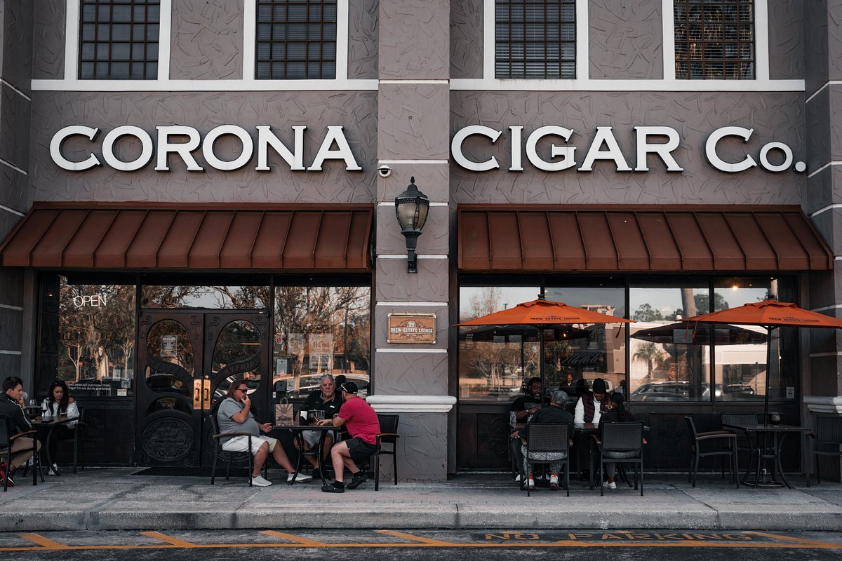 Corona Cigar Company & Montecristo Lounge