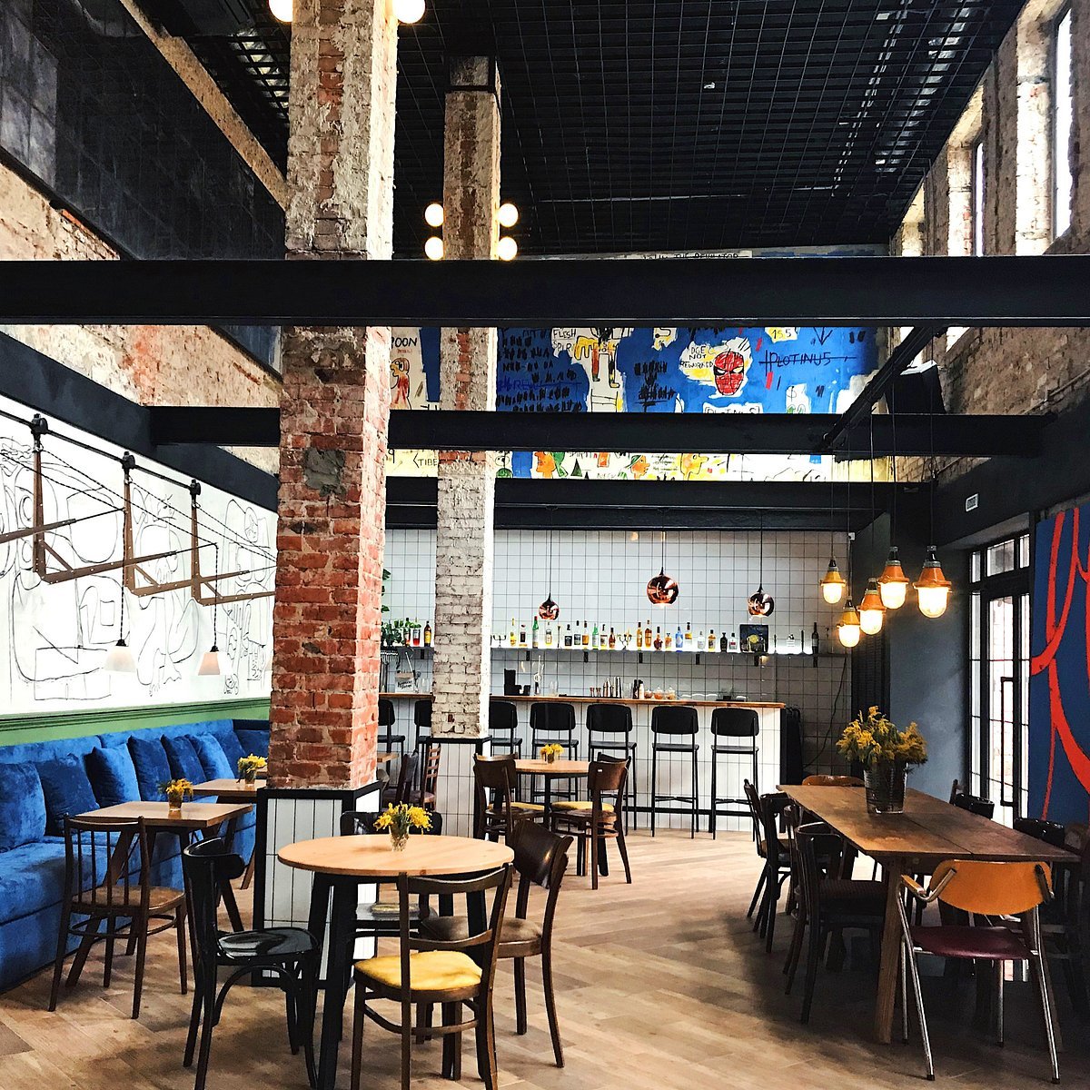 Apollo bar