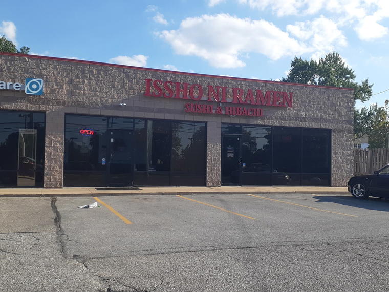 Issho Ni Ramen & Sushi, Willoughby, United States