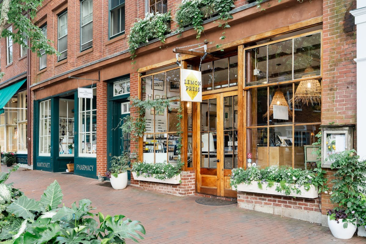Lemon Press l Restaurant, Catering & Private Event Space bar in Nantucket, United States
