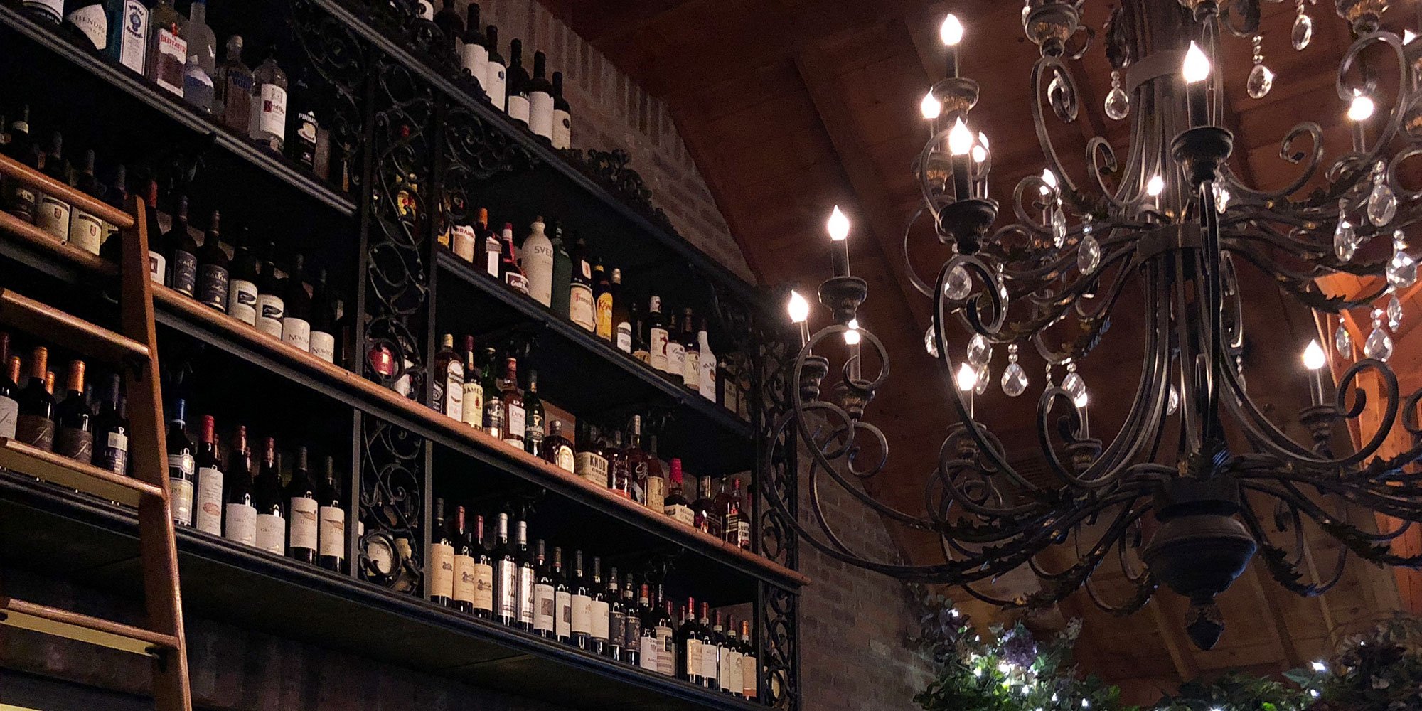 Connected bar in Peoria, United States