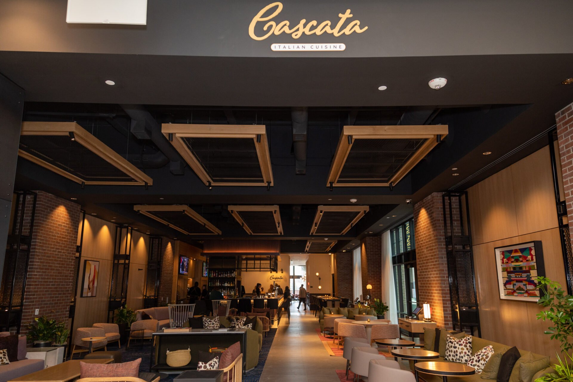 Cascata Italian Cuisine bar in Sioux Falls, United States