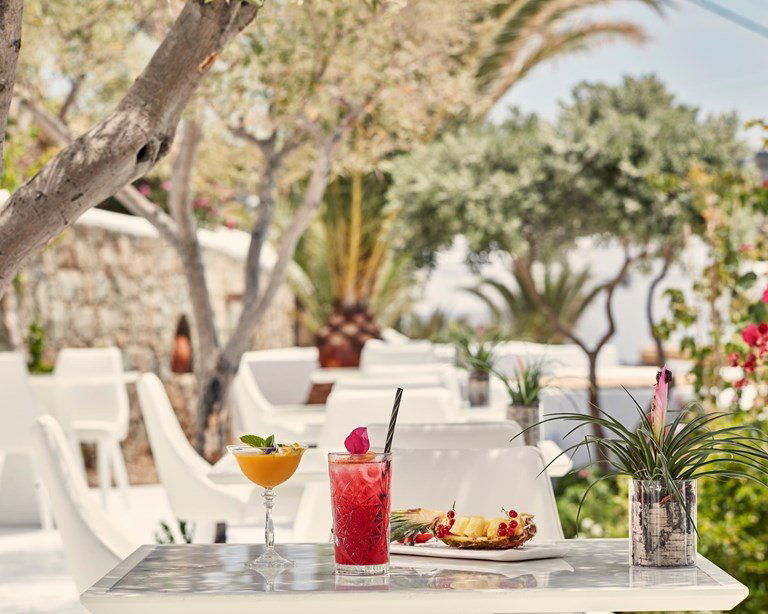Katikies Lower Deck Lounge, Bar in Santorini