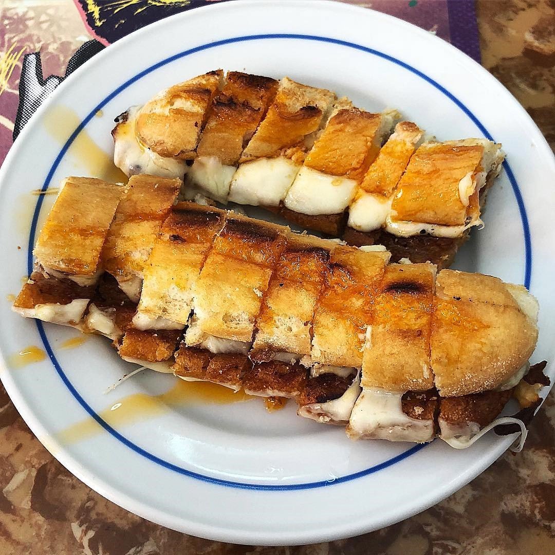 Cachorrinho Gazela bar in Porto, Portugal