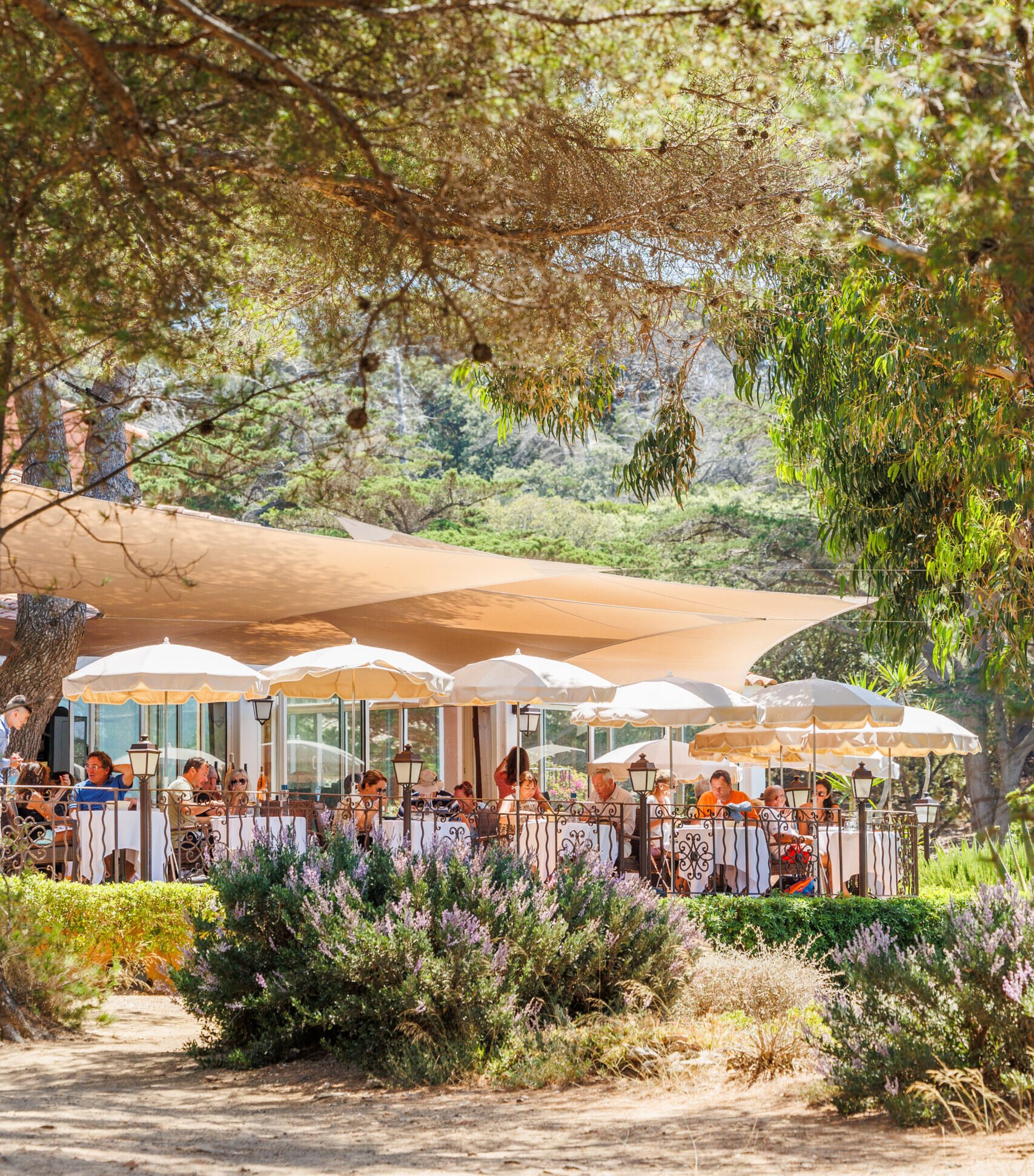 Le Mas Du Langoustier, Bar in Hyeres