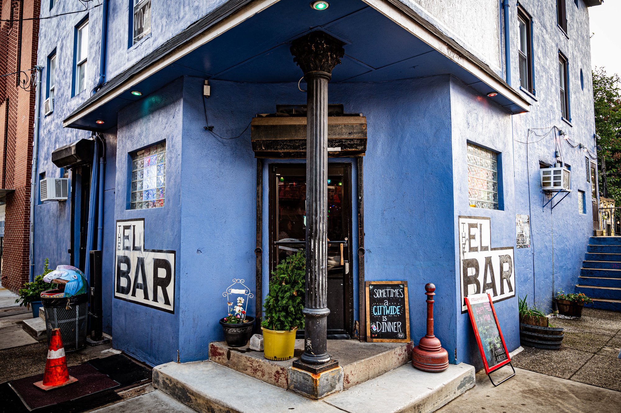El Bar bar in Philadelphia, United States
