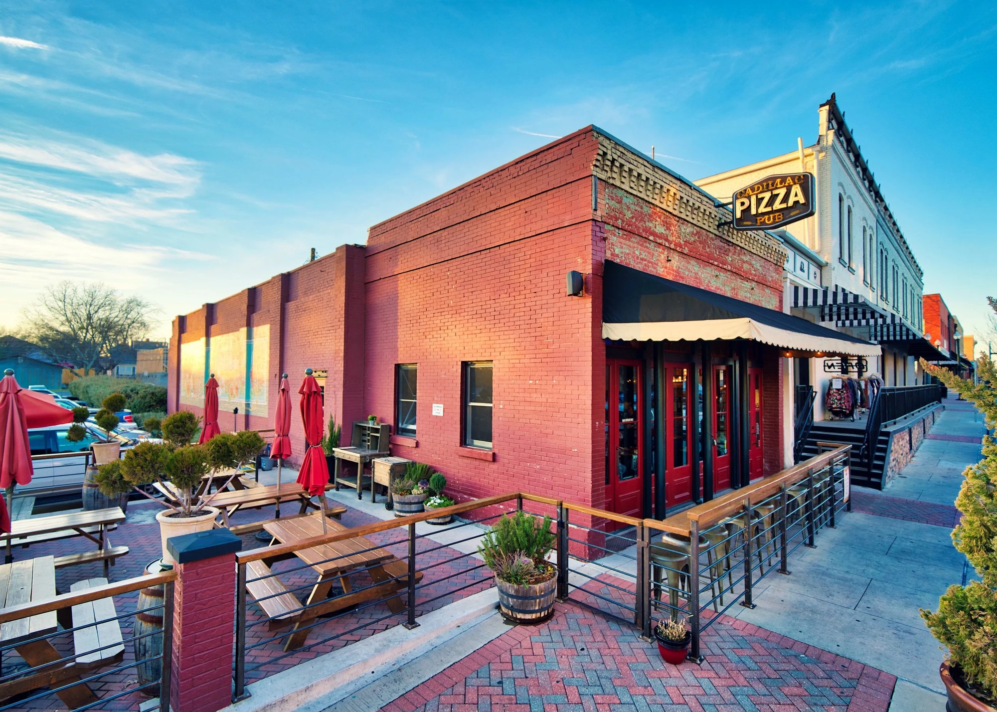 Cadillac Pizza Pub bar in McKinney, United States