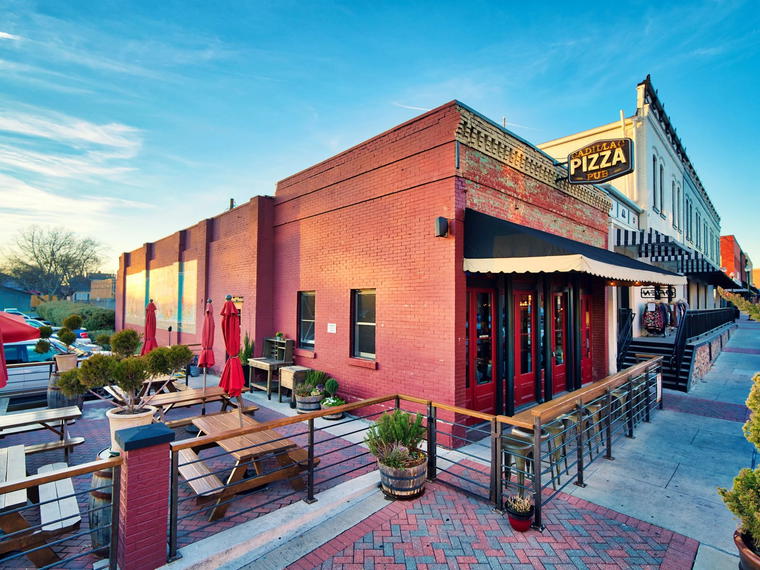Cadillac Pizza Pub, McKinney, United States