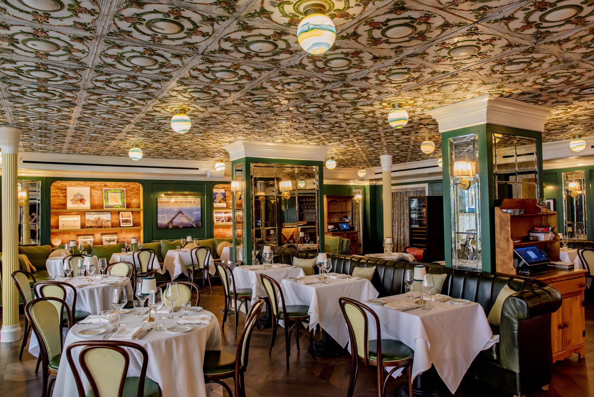 Saint Theo's, Bar in New York City