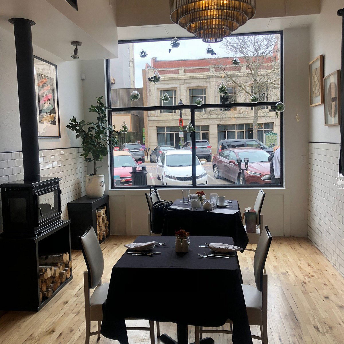EnVie, Bar in Lansing