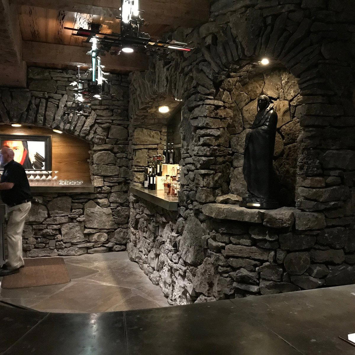 End of the Trail Wine Cellar bar in Oliver
