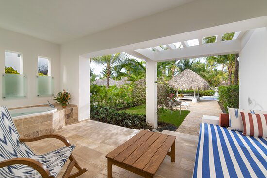 The Plaza Bar, Bar in Punta Cana
