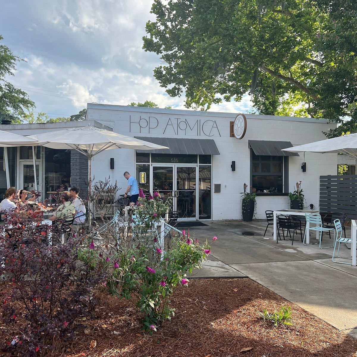 Hop Atomica bar in Savannah
